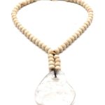 Bergkristal Amulet/Hanger aan houten ketting
